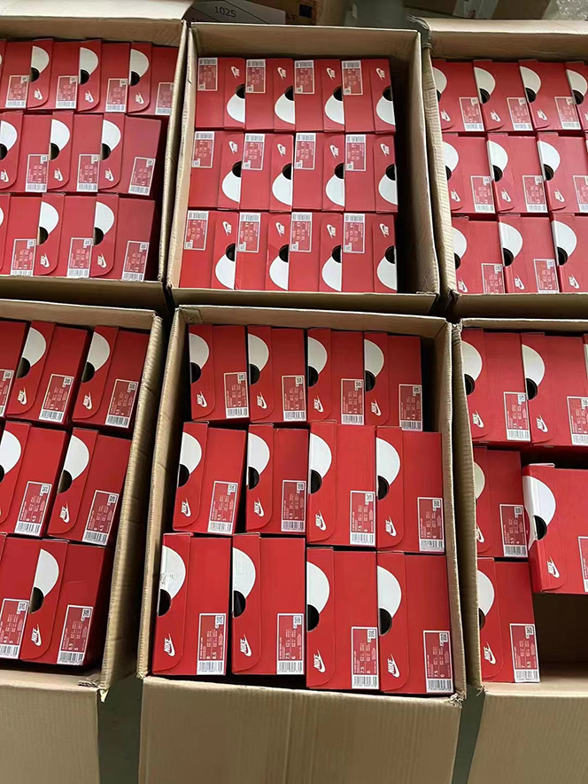 《球鞋搬砖项目,》月入5000+,外面收费998